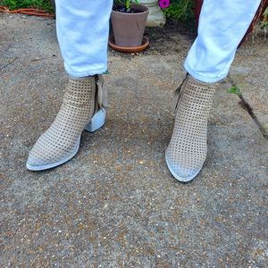 Dolce Vita booties size 8-8.5